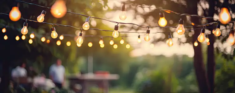 LED-Lichterkette im Partyzelt